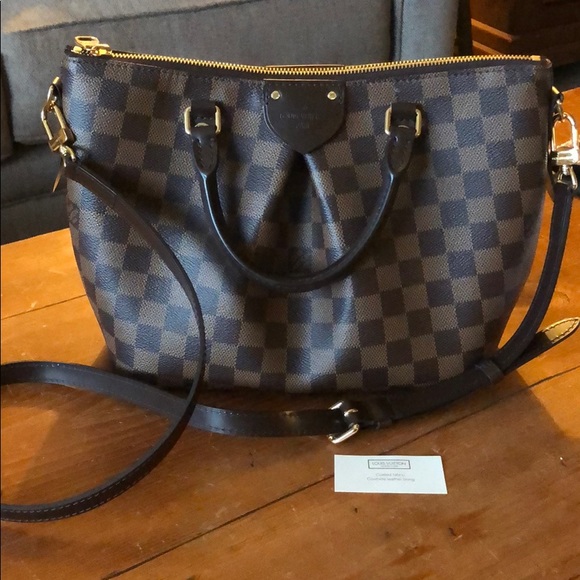 Louis Vuitton Handbags - Authentic Louis Vuitton sienna PM LIKE NEW
